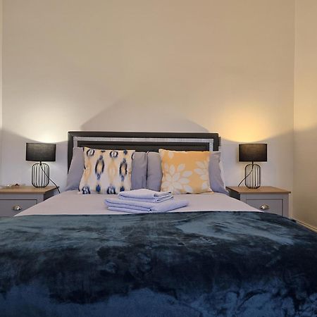 Villa Warburton House, Newark - Walking Distance From North Gate Train Station & Market Place Extérieur photo