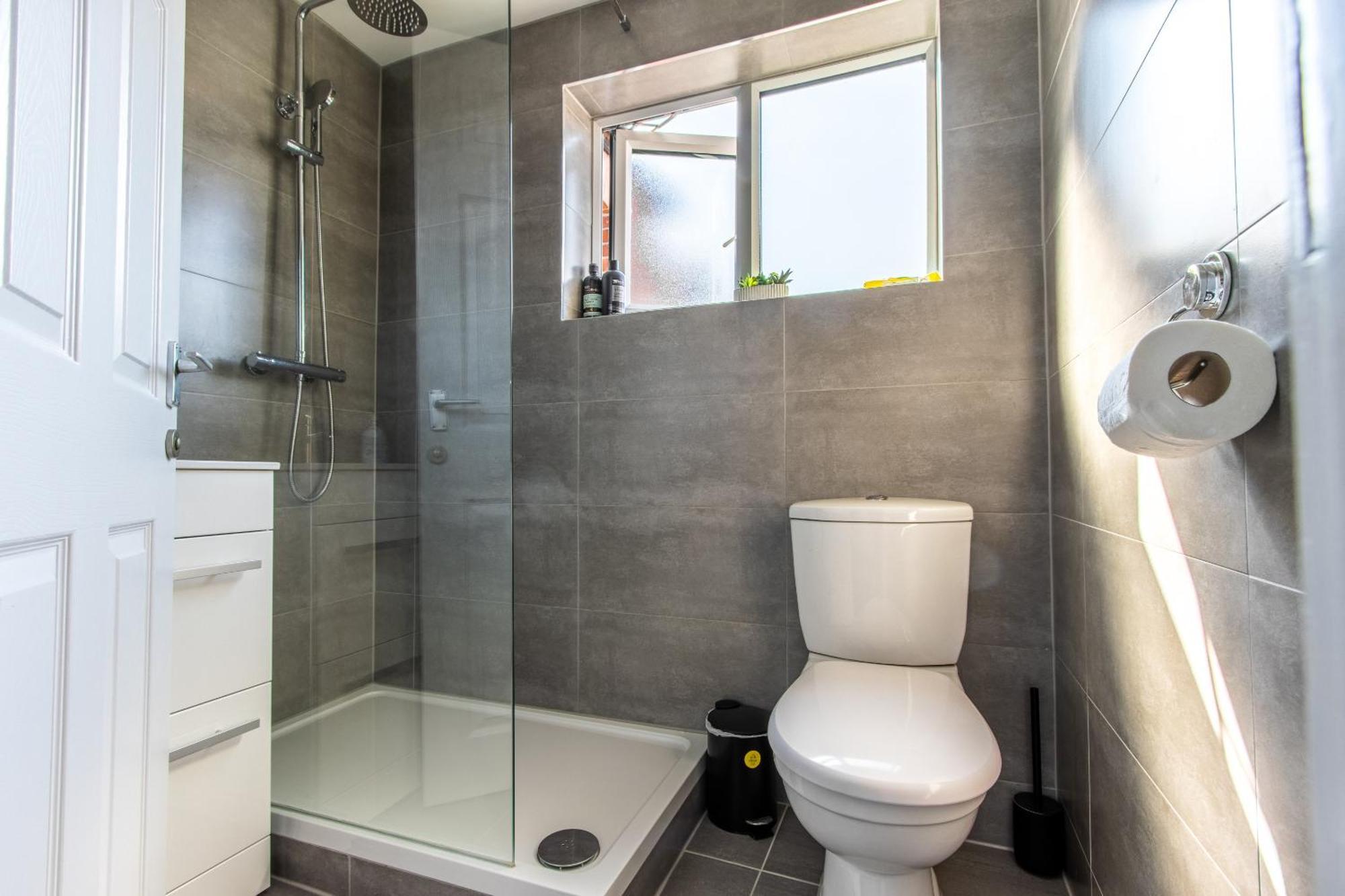 Villa Warburton House, Newark - Walking Distance From North Gate Train Station & Market Place Extérieur photo
