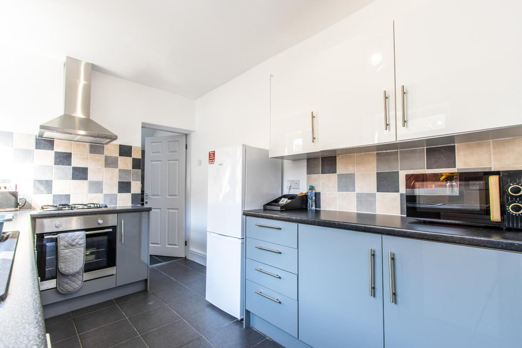 Villa Warburton House, Newark - Walking Distance From North Gate Train Station & Market Place Extérieur photo