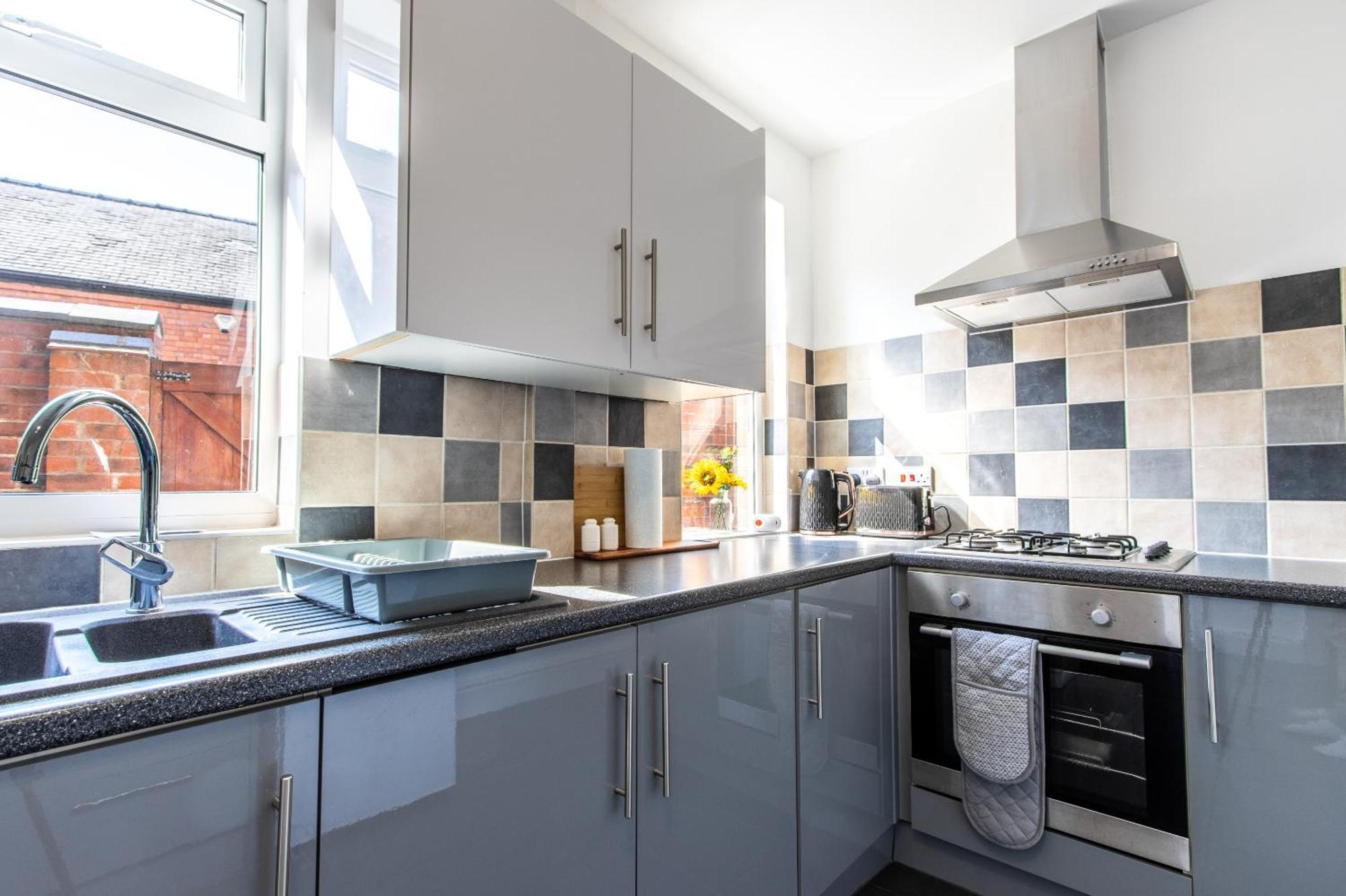 Villa Warburton House, Newark - Walking Distance From North Gate Train Station & Market Place Extérieur photo